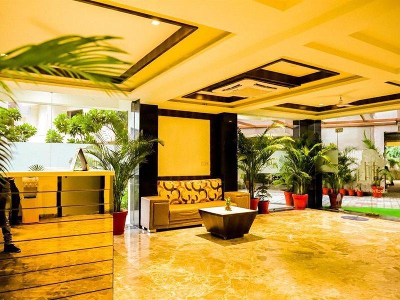 Hotel Shri Radha Nikunj - Opposite Prem Mandir Вріндаван Екстер'єр фото