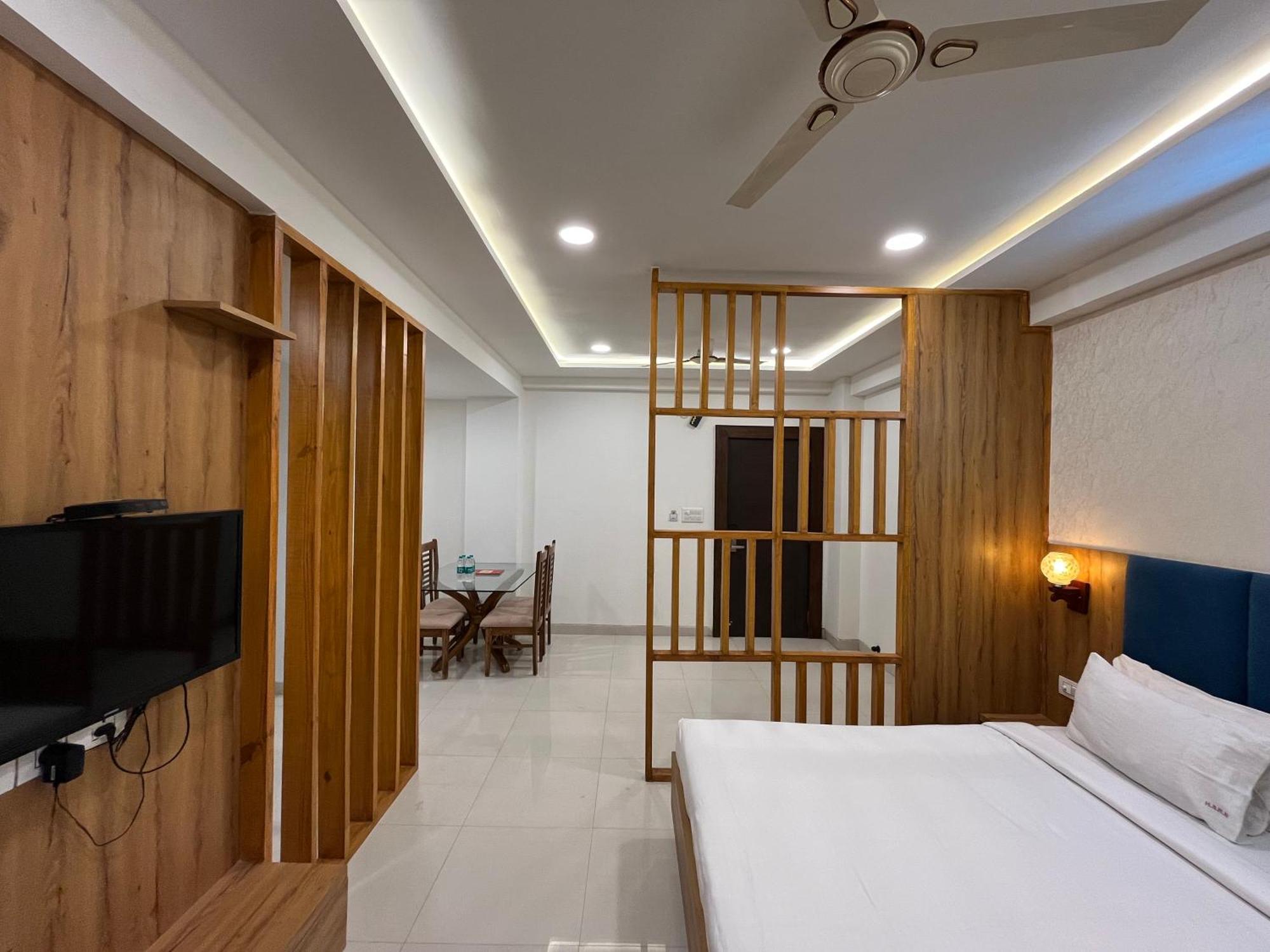 Hotel Shri Radha Nikunj - Opposite Prem Mandir Вріндаван Екстер'єр фото