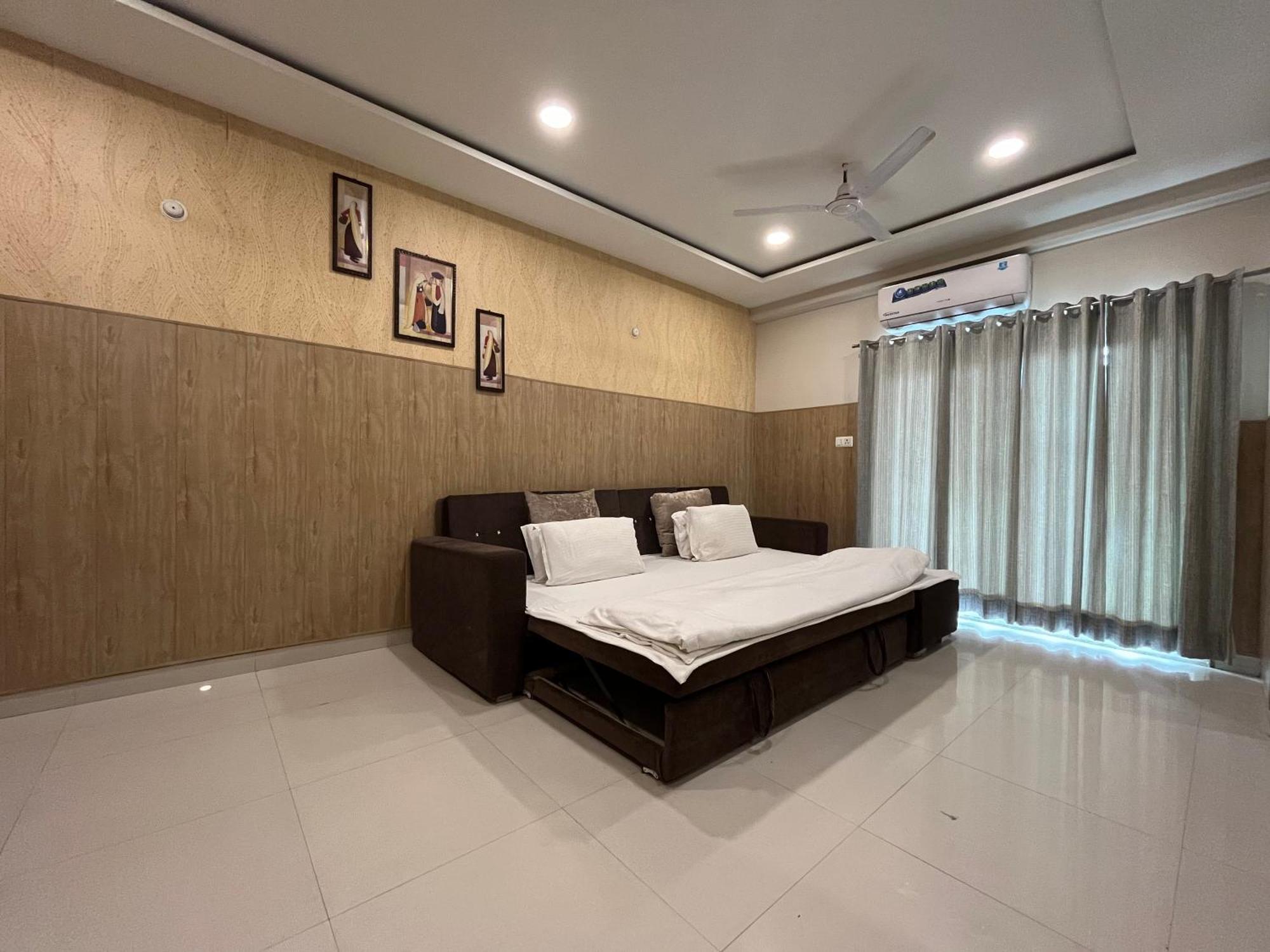 Hotel Shri Radha Nikunj - Opposite Prem Mandir Вріндаван Екстер'єр фото